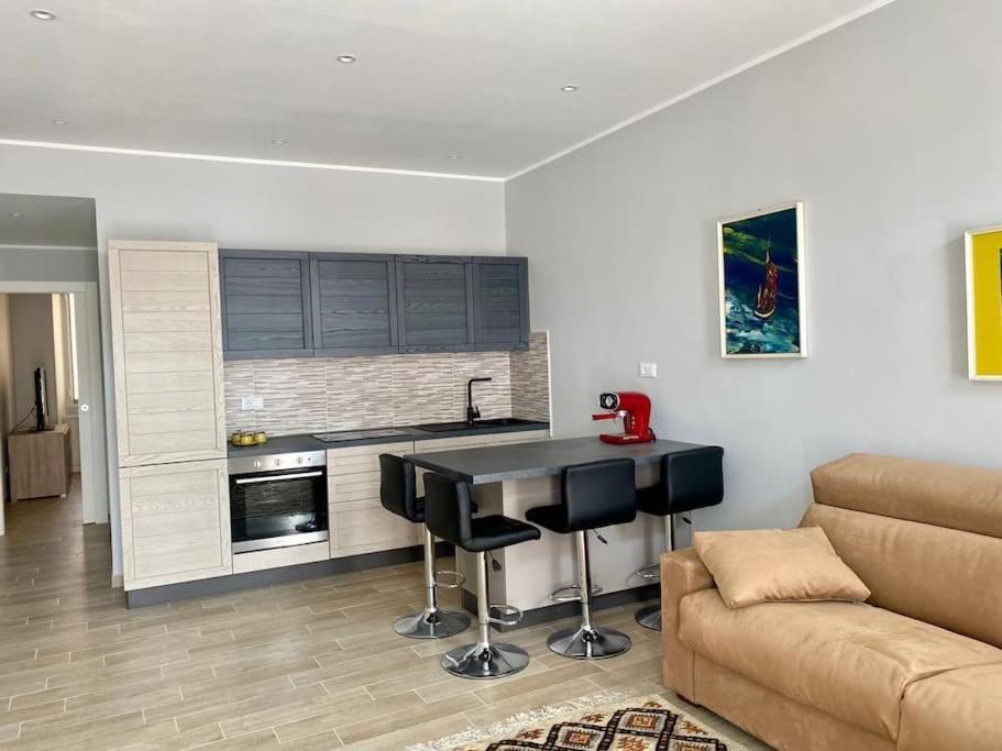 Appartamento Centralissimo In Piazza Bresca San Remo Exterior foto